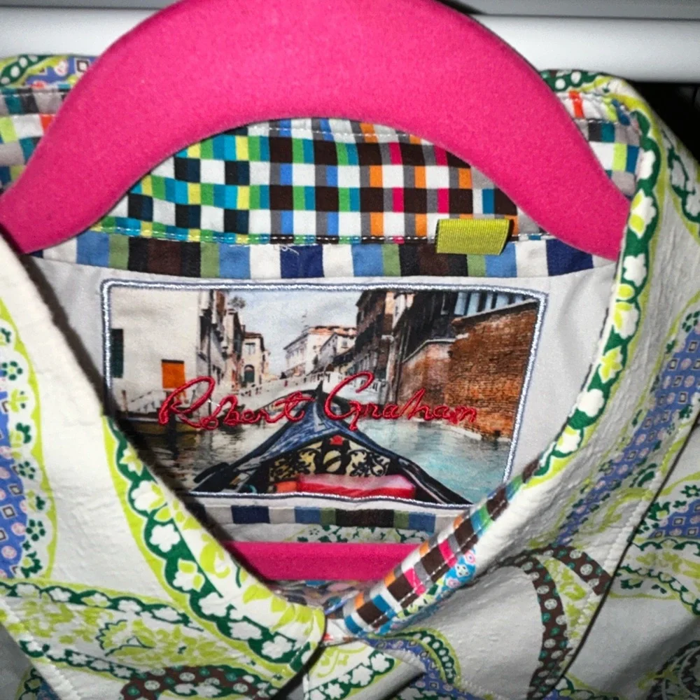 Very Groovy 🕺🏻🪩Robert Graham Vibrant Paisley Button Down Shirt - Picture 3 of 9